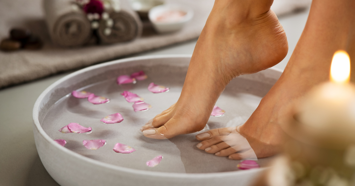 soak feet in vinegar