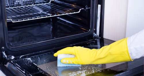 cleaning the oven