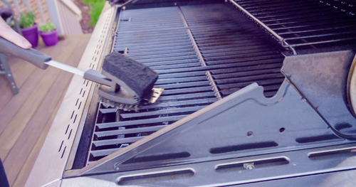how to clean gas grill