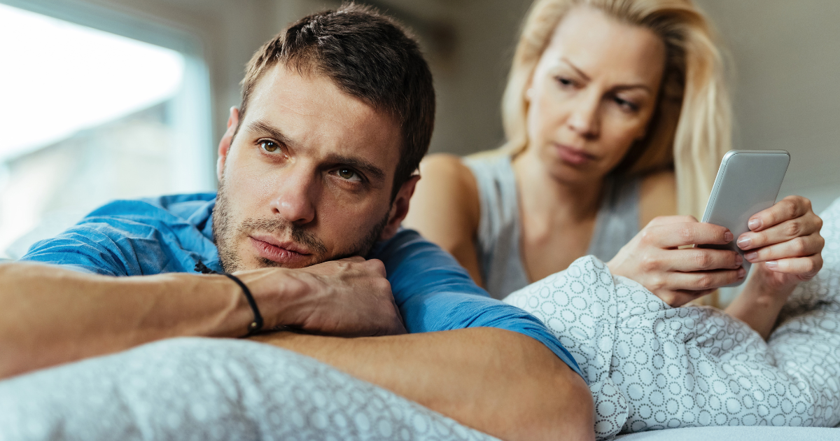 14 Definite Signs He Wants You to Leave Him Alone